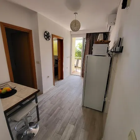 Luce Lägenhet Makarska